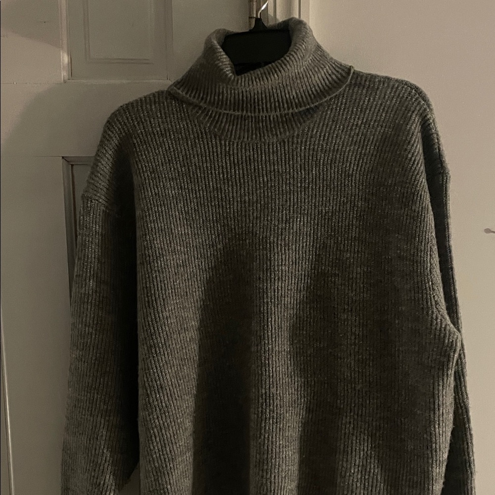H&M Soft Gray Knit Sweater